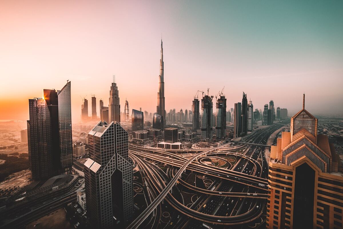 AI in real estate Dubai transforming property valuation and market prediction across Downtown Dubai and Business Bay skyline